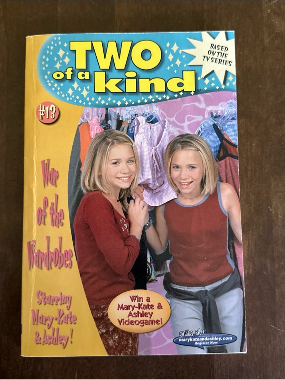 Mary-Kate & Ashley OlsenTwo of a Kind #13: War of the Wardrobes